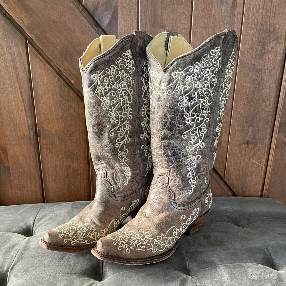 Corral wedding boots size 7